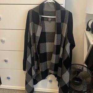 Torrid Size 2 Black and Gray Duster